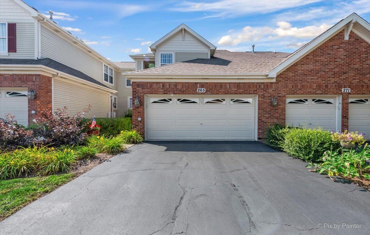 265 Birch Ln., St. Charles, IL 60175
