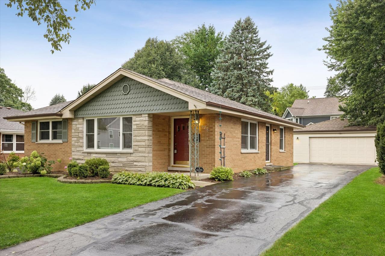 628 N Hickory Ave., Arlington Heights, IL 60004