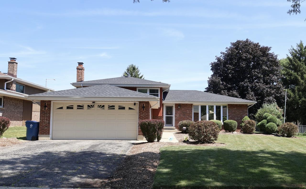 510 W Millns Ct., Addison, IL 60101