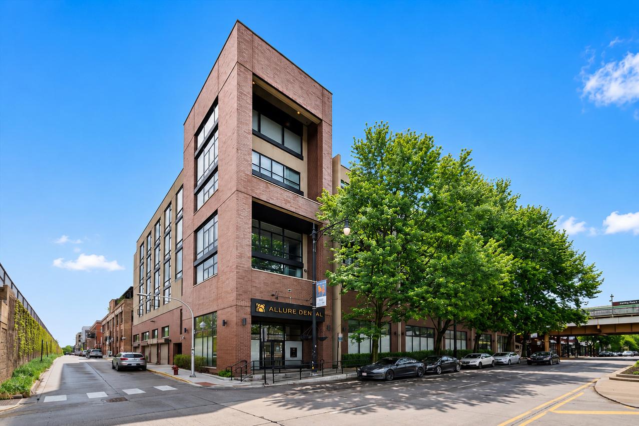 3946 N Ravenswood Ave. #411, Chicago, IL 60613