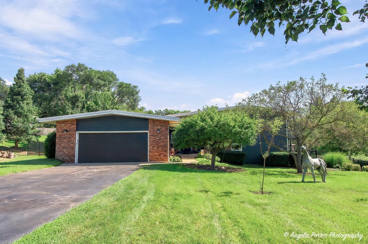 1402 Appaloosa Tr., Mchenry, IL 60051
