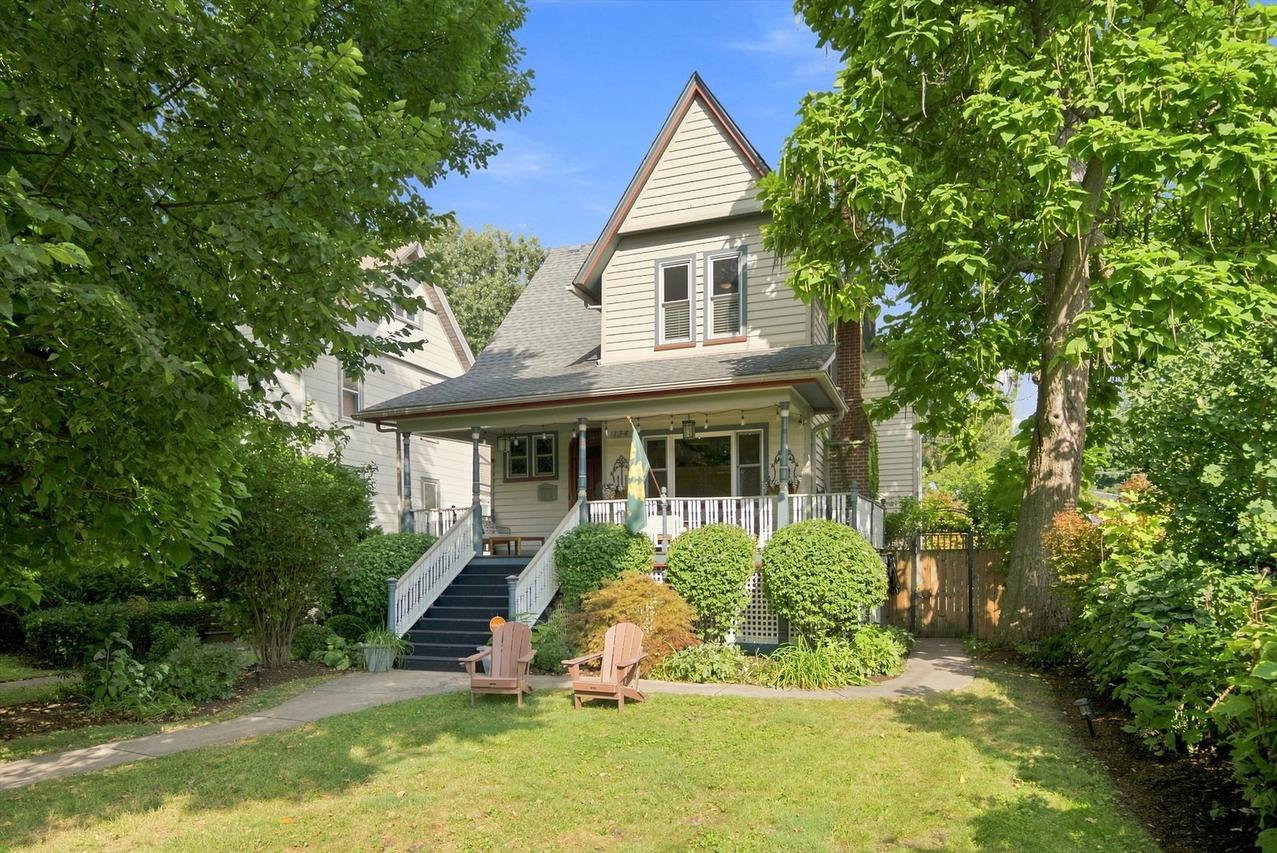 134 N Lombard Ave., Oak Park, IL 60302
