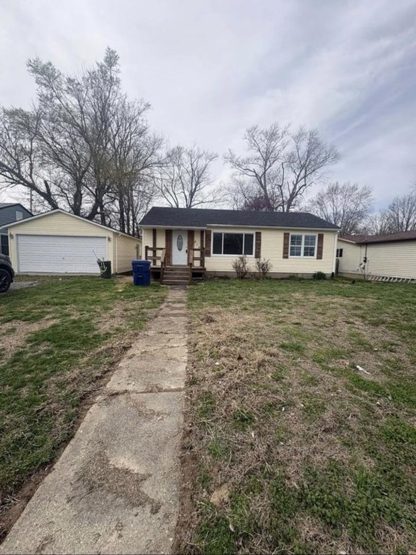 818 S Church St., Carmi, IL 62821