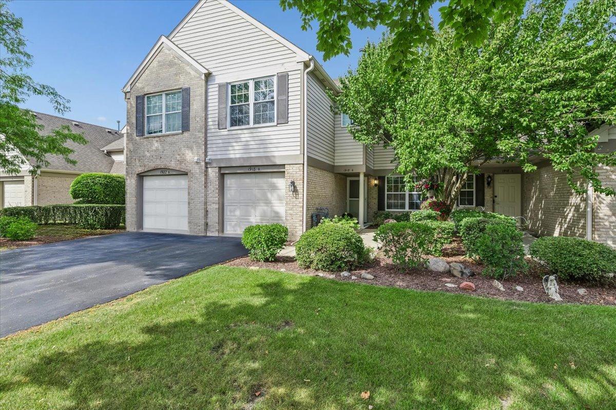 1918 Heron Ave. #B, Schaumburg, IL 60193