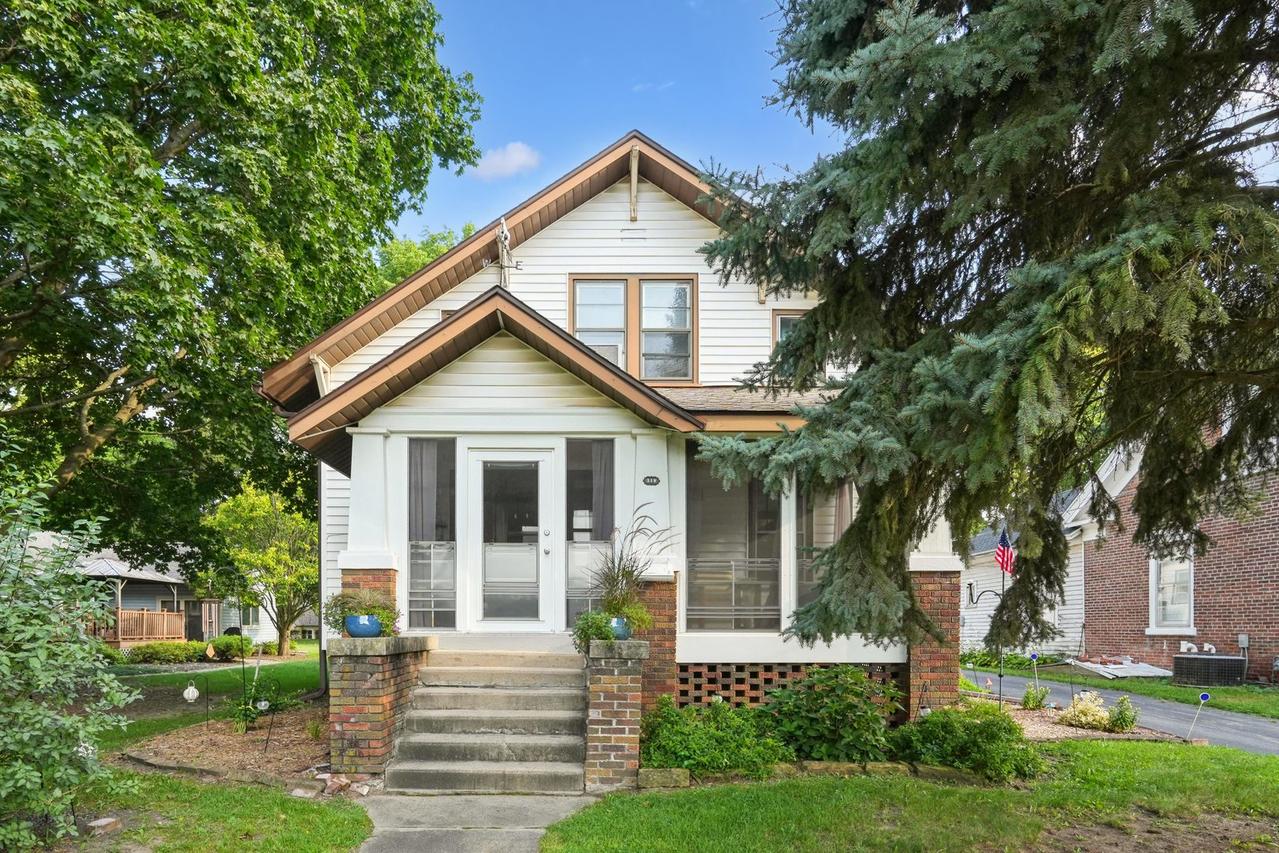 318 W 3rd St., Prophetstown, IL 61277