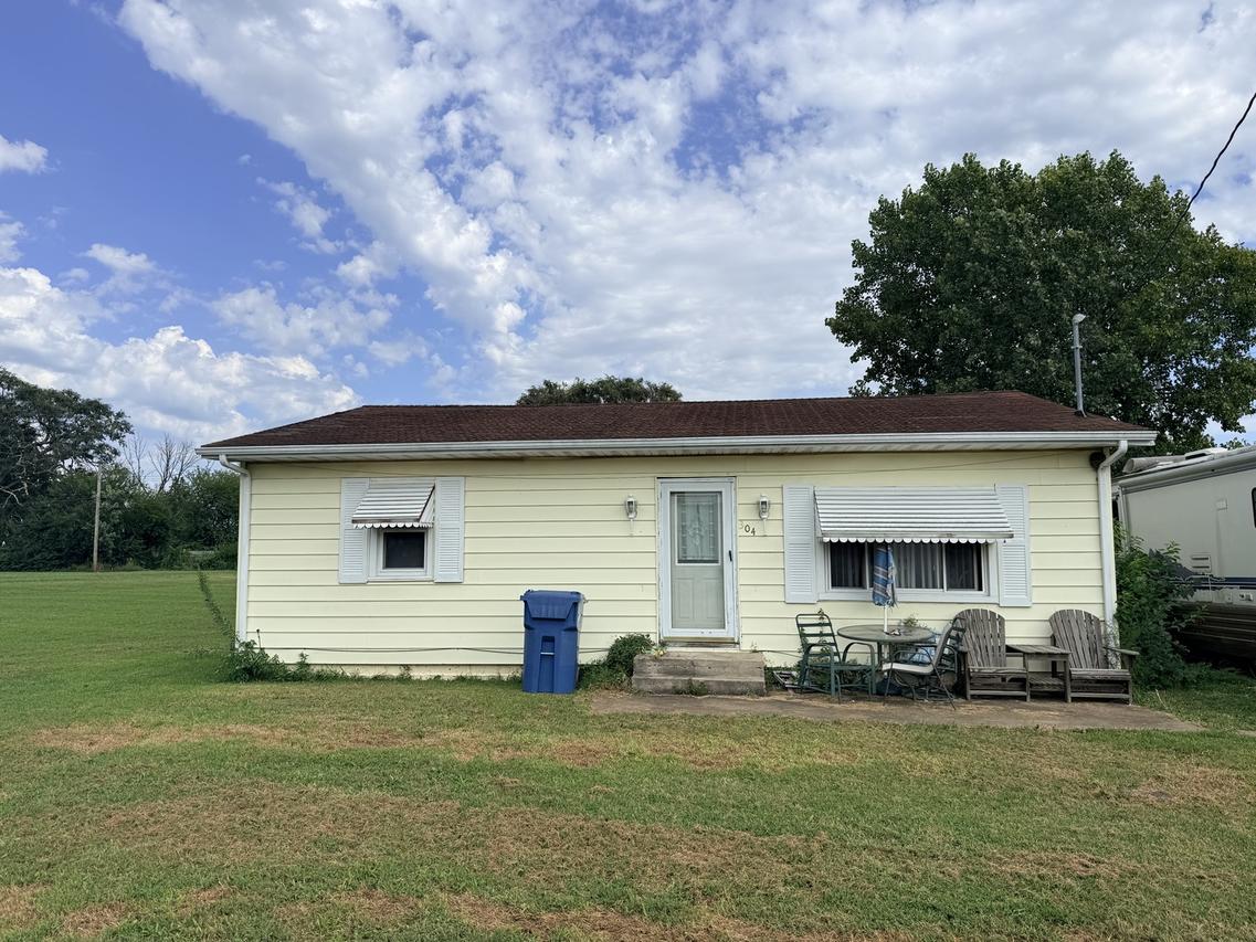 304 N 7th Ave., Hoopeston, IL 60942