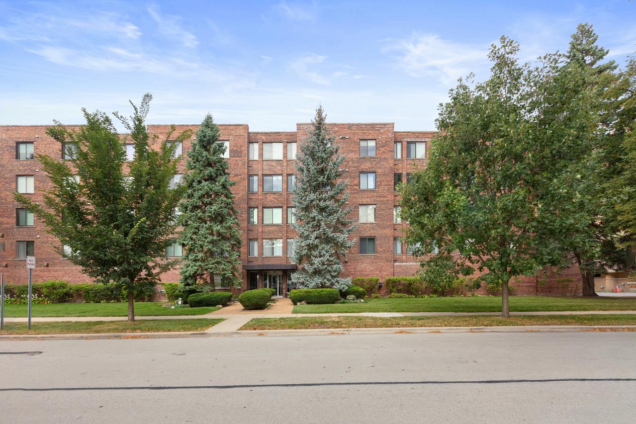 110 S Dunton Ave. #2F, Arlington Heights, IL 60005