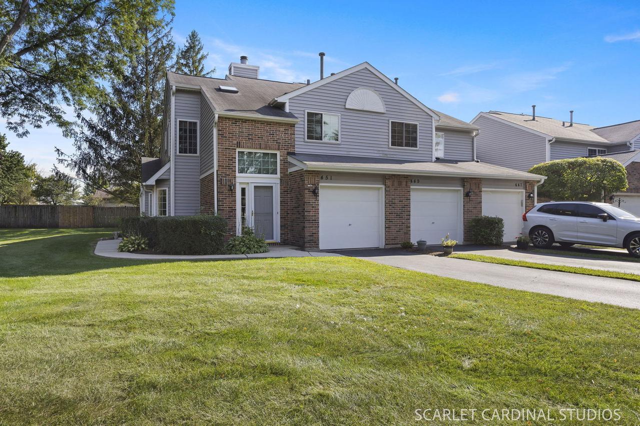449 Canterbury Dr., Carol Stream, IL 60188