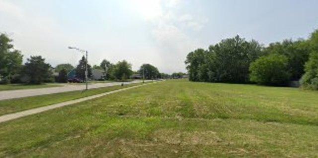 343 S Chatham Ave., Addison, IL 60101