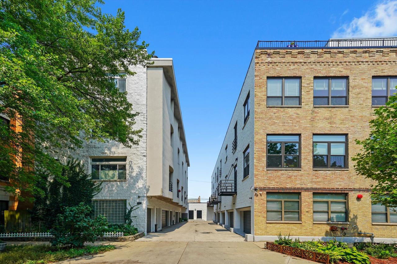 2231 N Lister Ave. #D, Chicago, IL 60614
