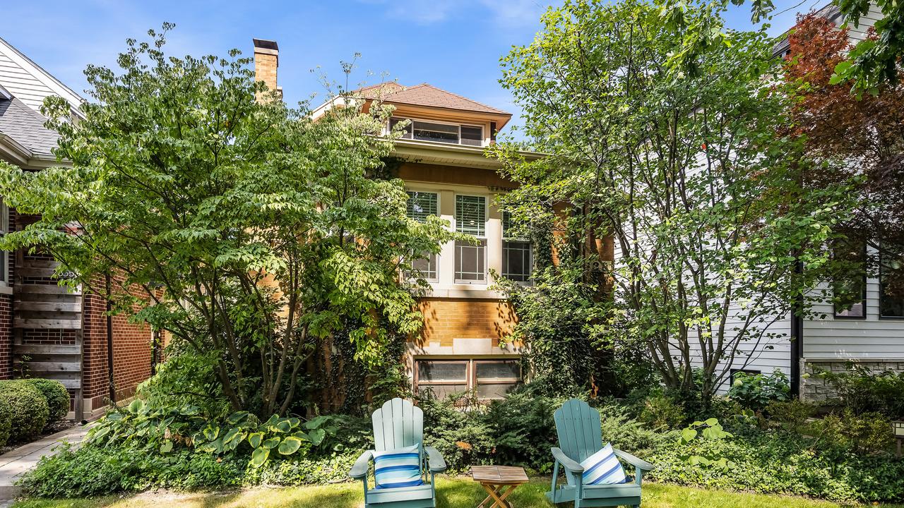 2833 Hartzell St., Evanston, IL 60201
