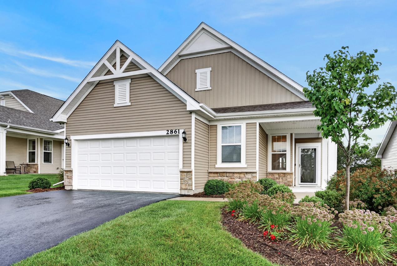 2861 Briargate Dr., Lindenhurst, IL 60046