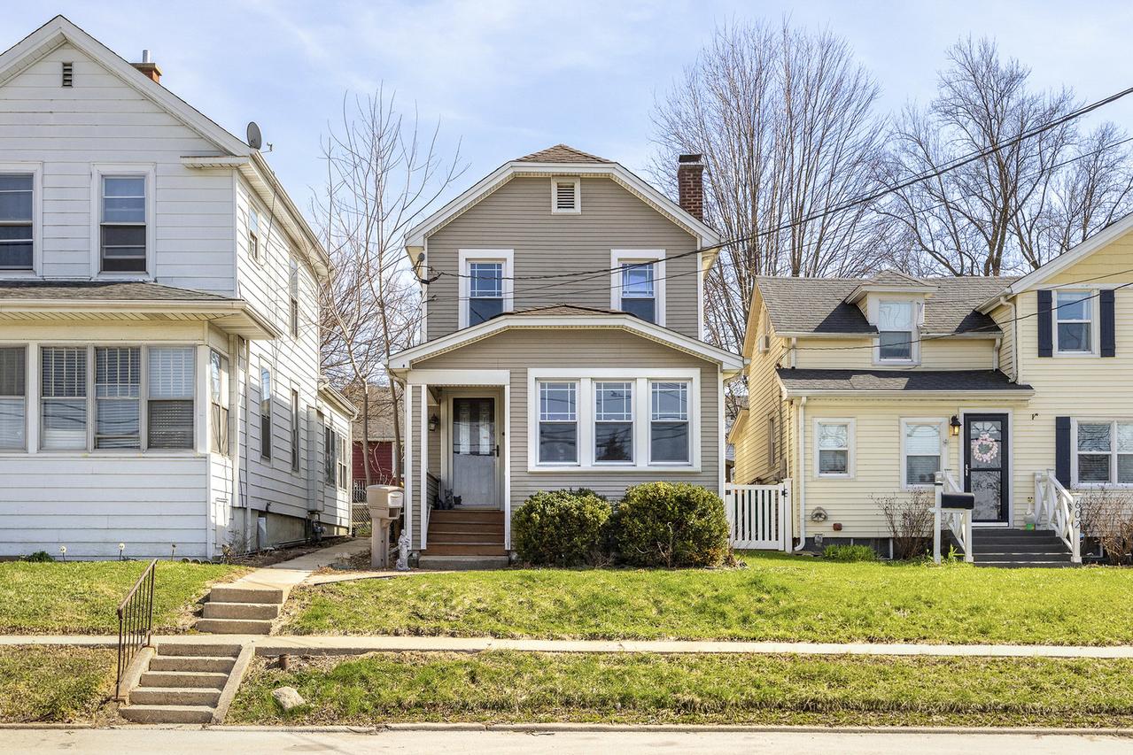604 Illinois St., Lemont, IL 60439