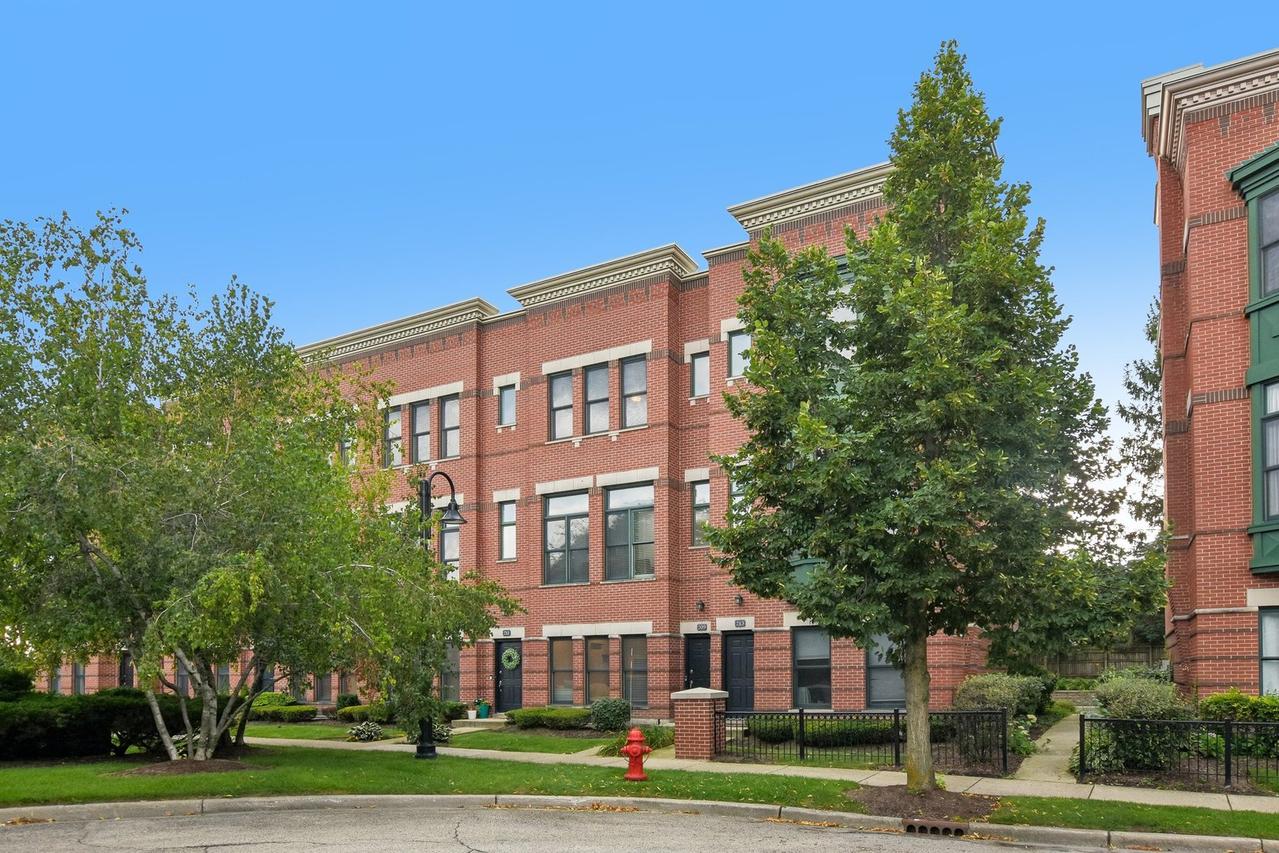209 W Wood St., Palatine, IL 60067