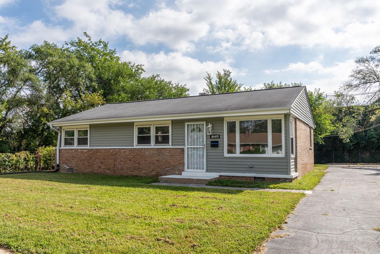 16419 Oxford Dr., Markham, IL 60428