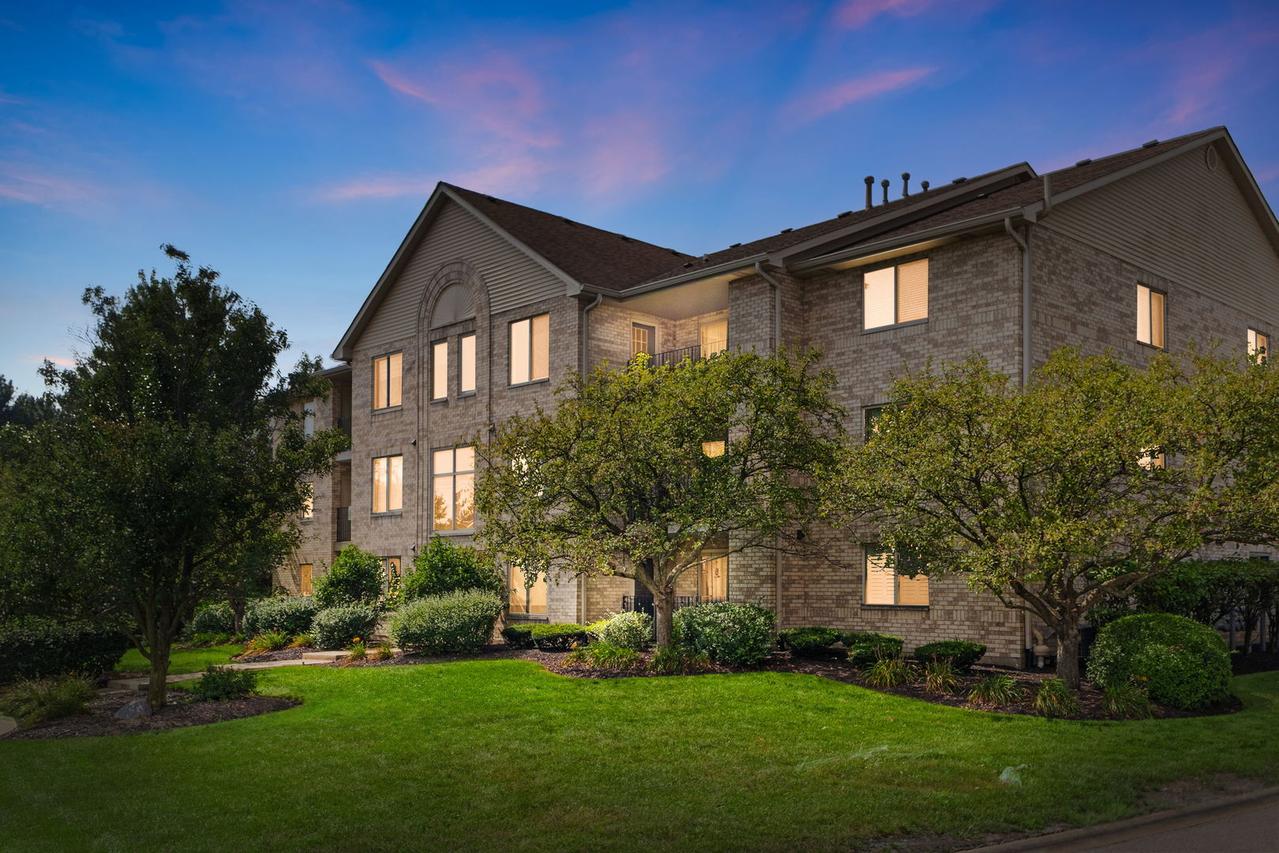 6835 Forestview Dr. #2C, Oak Forest, IL 60452