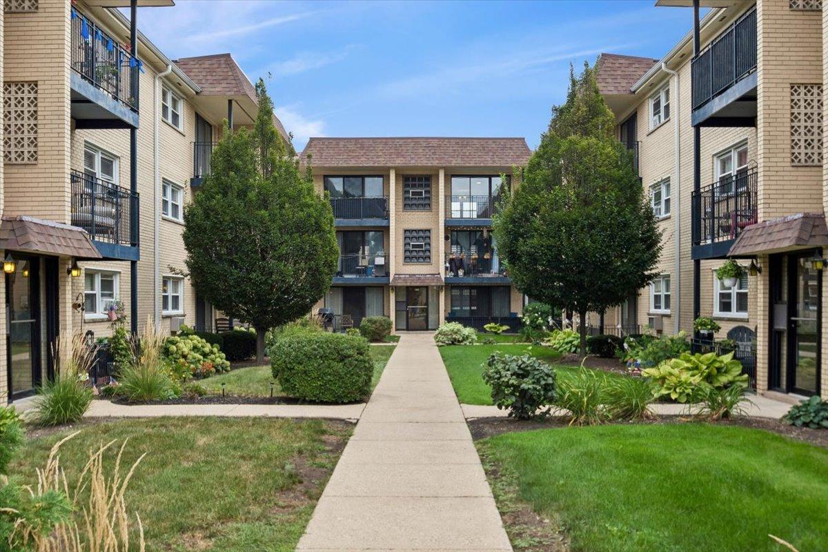 6551 N Harlem Ave. #3S, Chicago, IL 60631