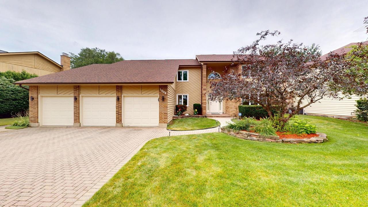 1309 Witney Ln., Buffalo Grove, IL 60089