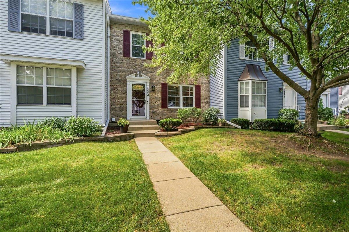 1342 Arlington Ct., Geneva, IL 60134