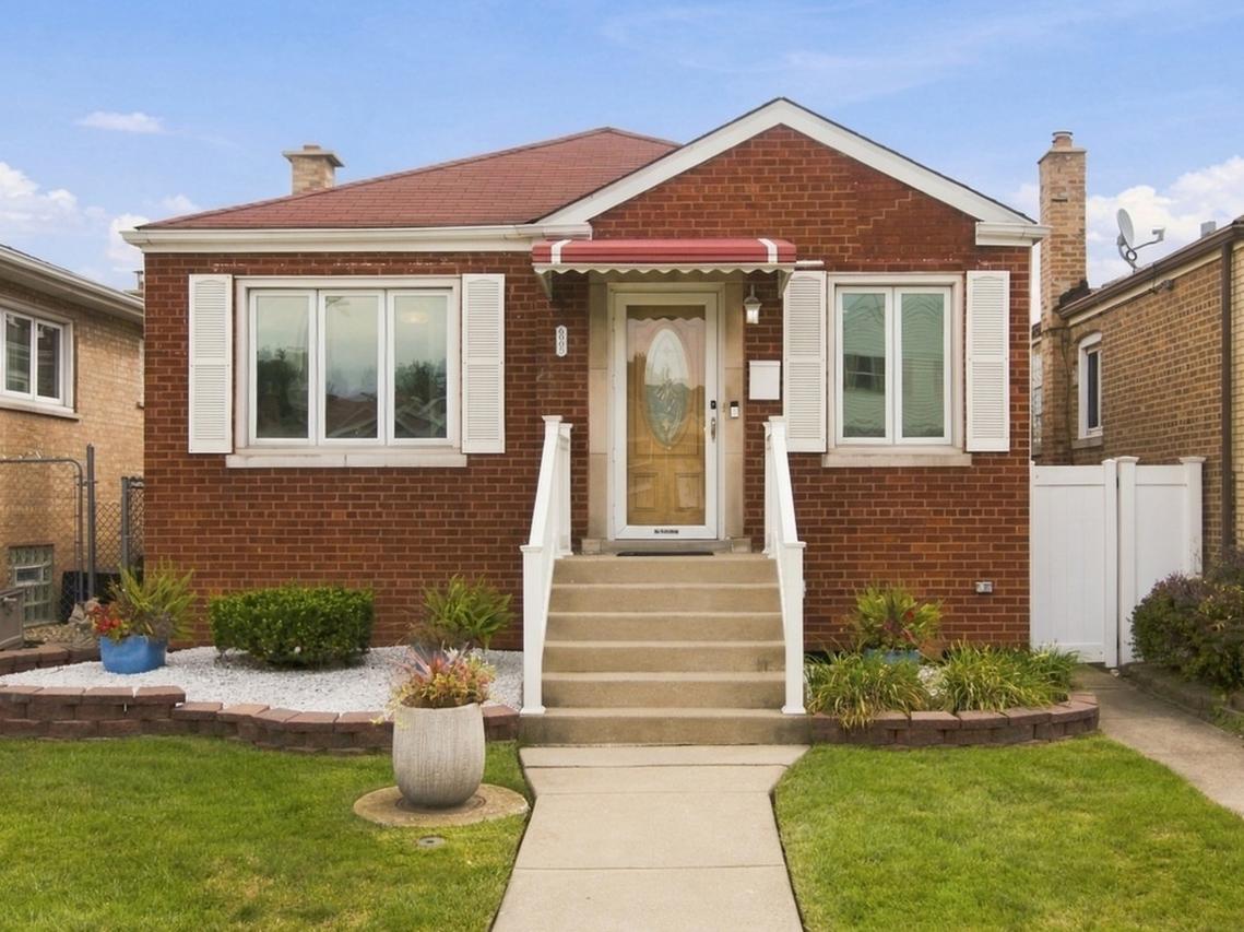 6005 S Mayfield Ave., Chicago, IL 60638
