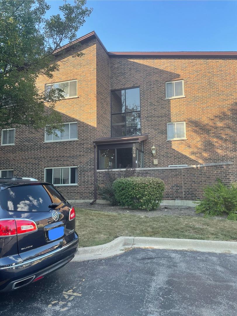 650 Perrie Dr. #304, Elk Grove Village, IL 60007