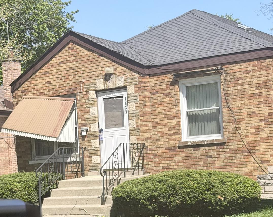 12223 S Elizabeth St., Chicago, IL 60643