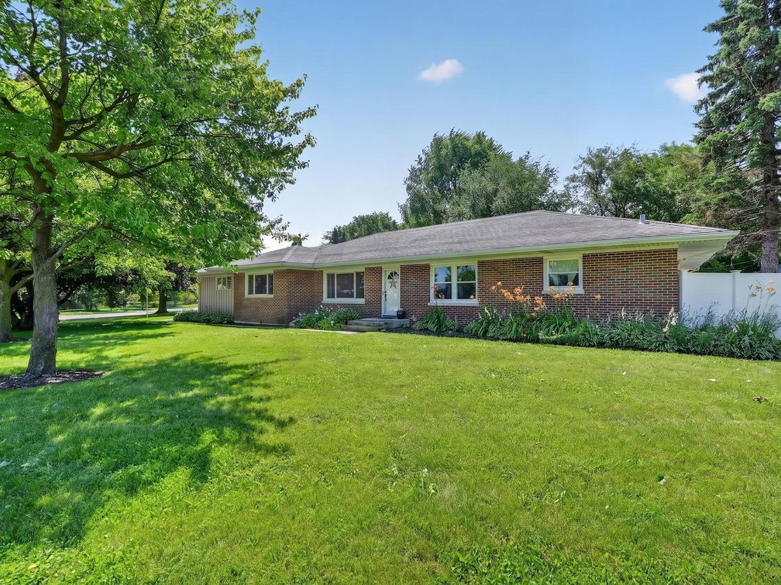 2230 N 1st St., Dekalb, IL 60115