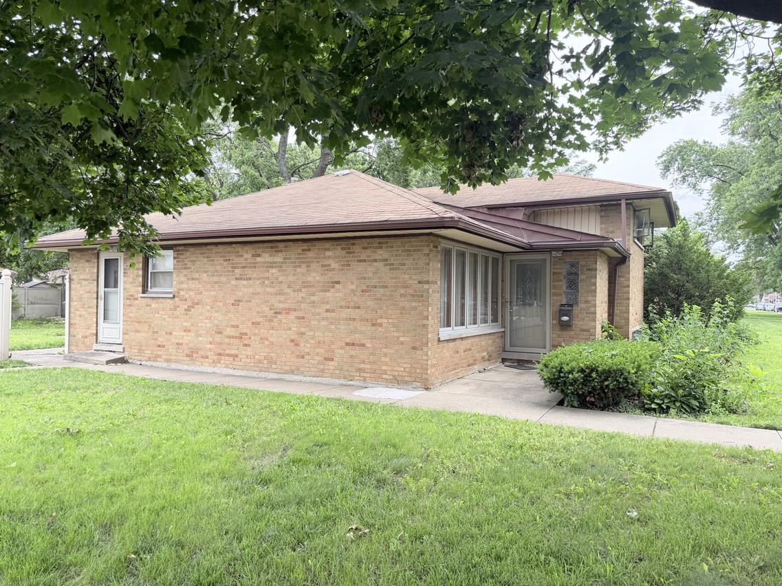 12201 S Elizabeth St., Chicago, IL 60643