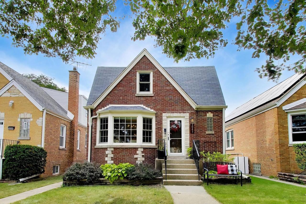 5042 N Melvina Ave., Chicago, IL 60630