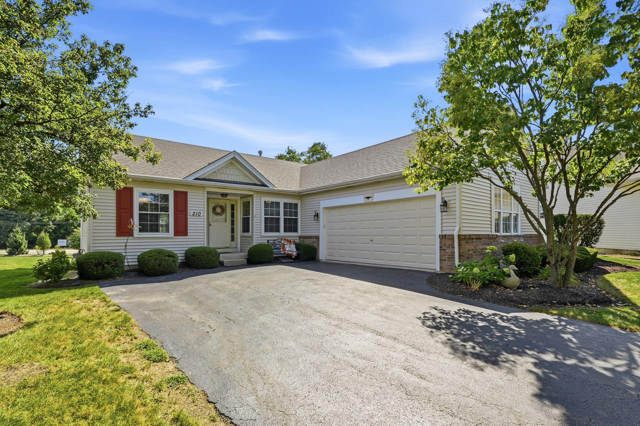 210 Stillwater Ct., Oswego, IL 60543