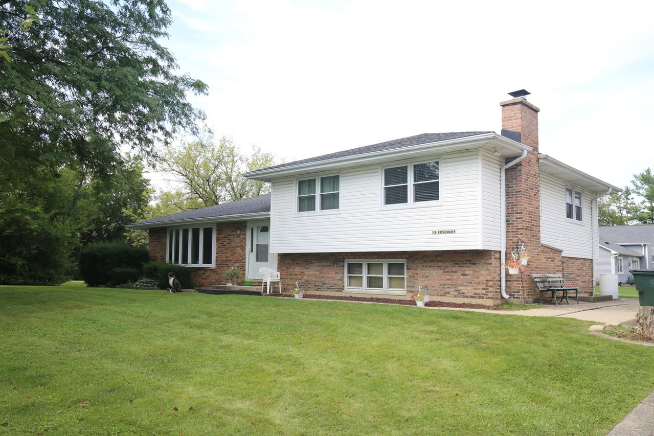 114 Rosemary Ave., Inverness, IL 60010