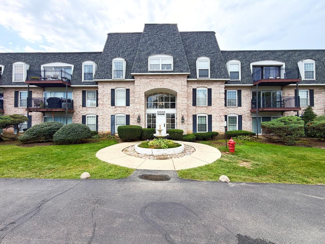 5000 Carriageway Dr. #205, Rolling Meadows, IL 60008