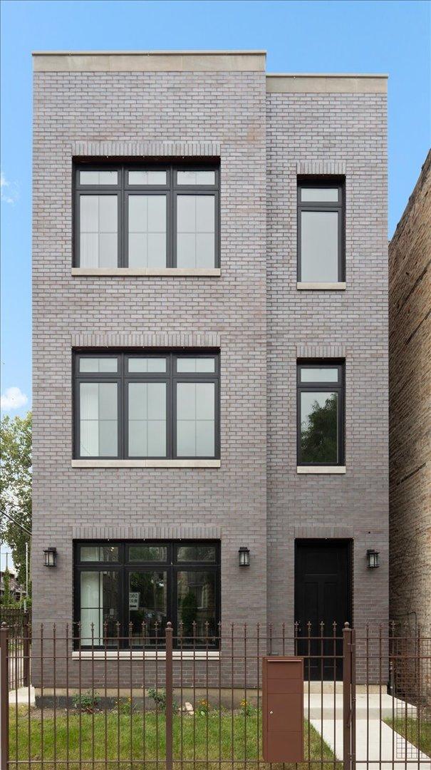 2821 W Walnut St., Chicago, IL 60612