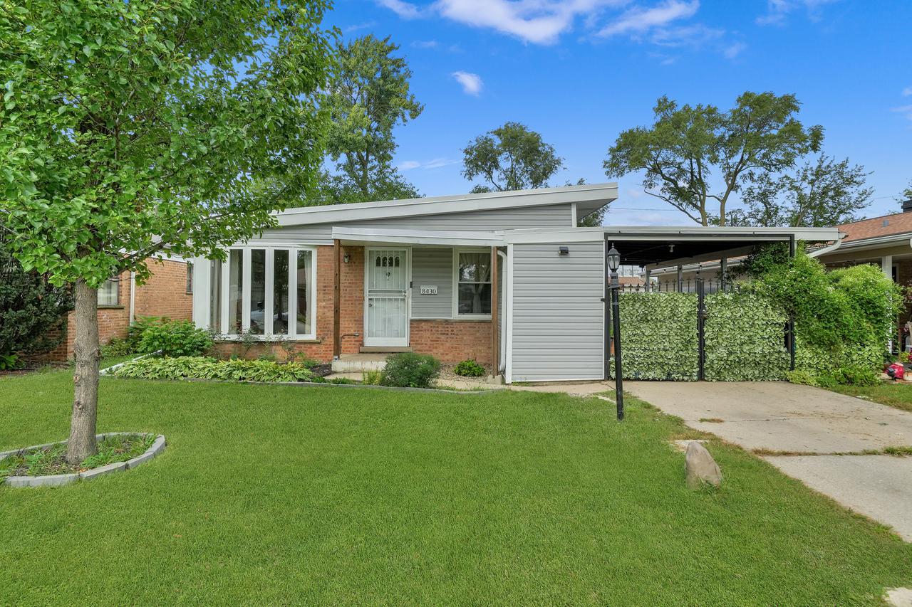 8430 S Keating Ave., Chicago, IL 60652