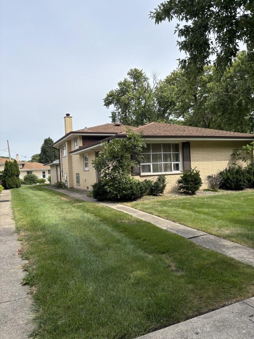 10734 31st St., Westchester, IL 60154