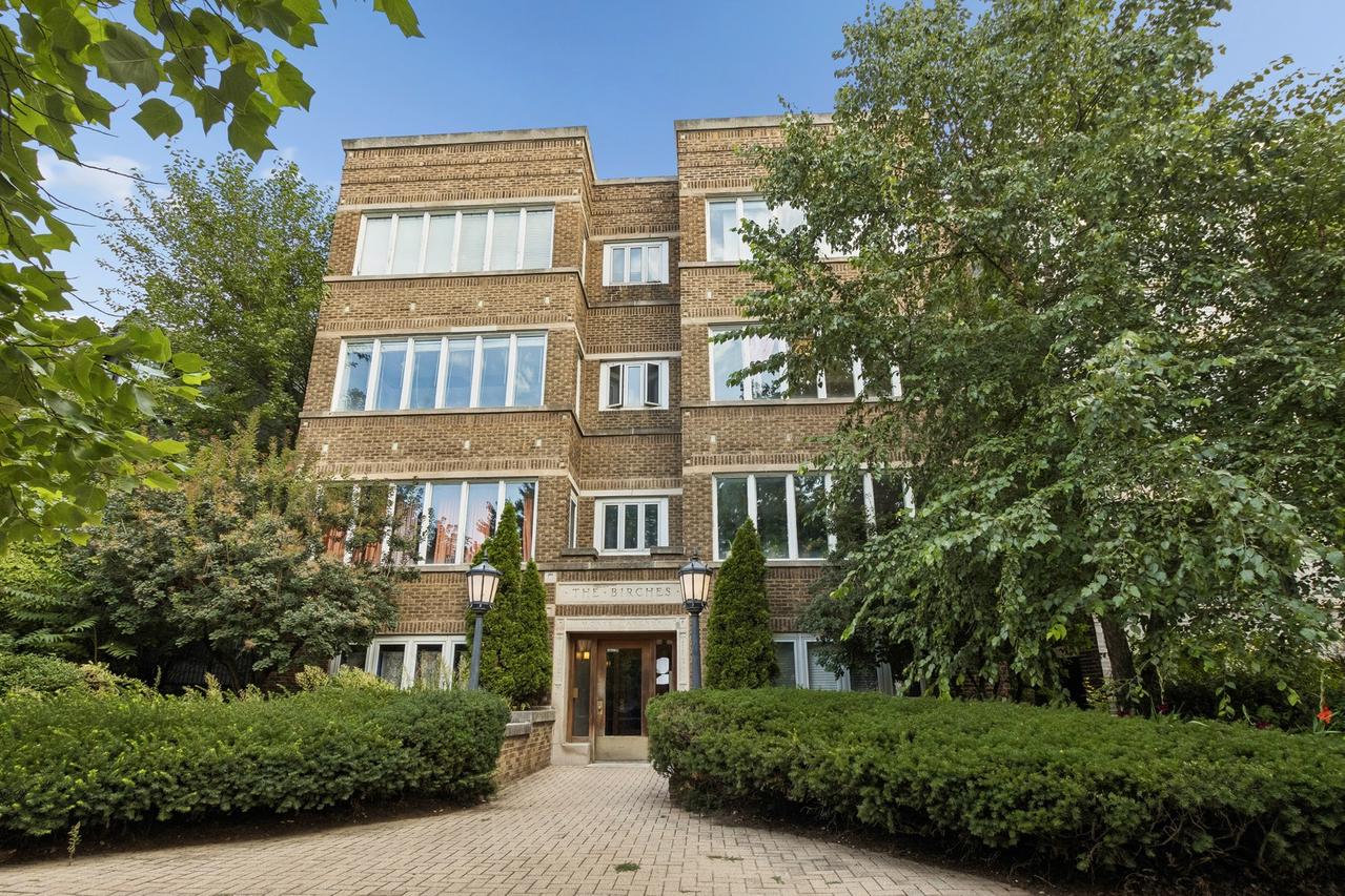 1130 W Morse Ave. #2E, Chicago, IL 60626