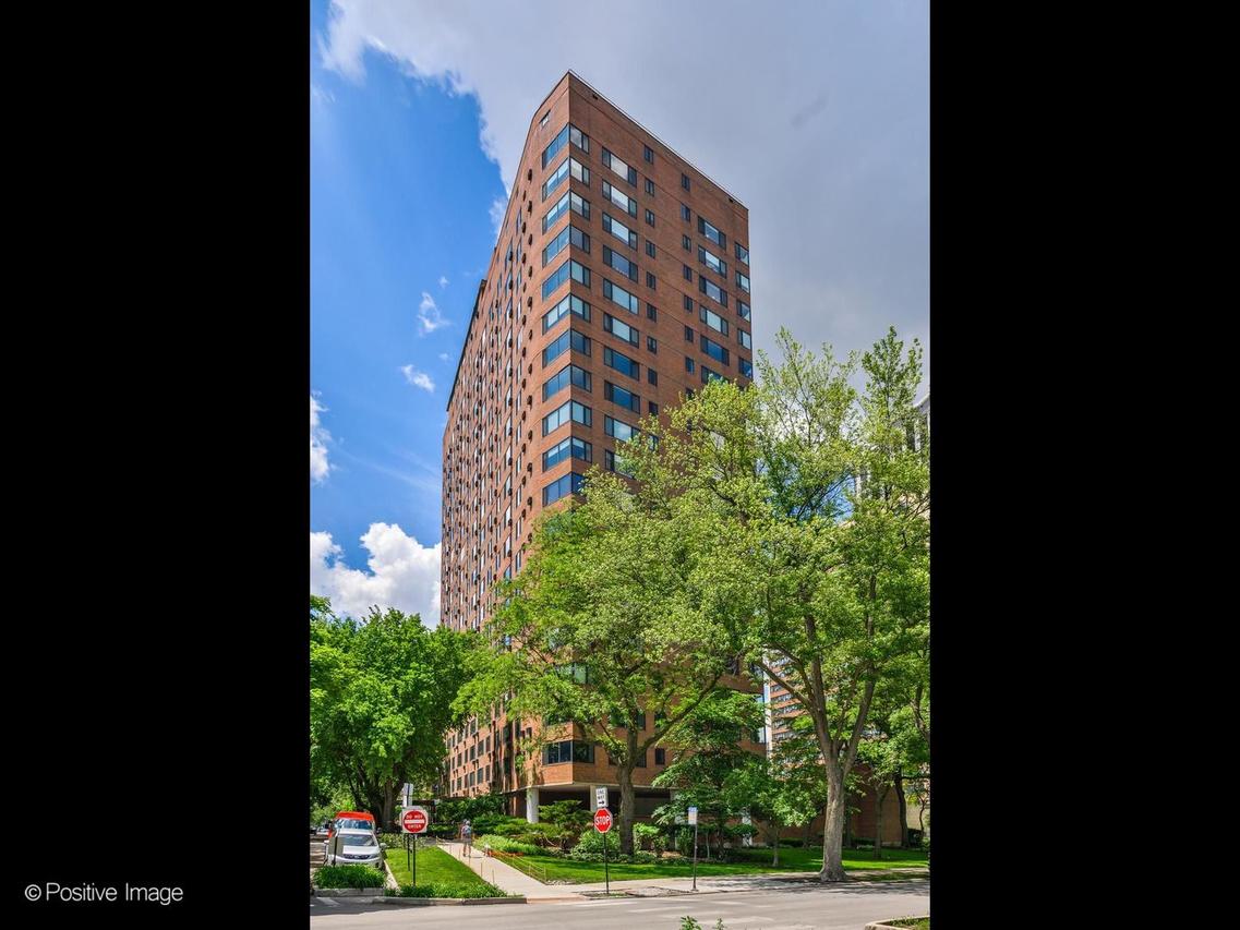 3100 N Lake Shore Dr. #1408, Chicago, IL 60657