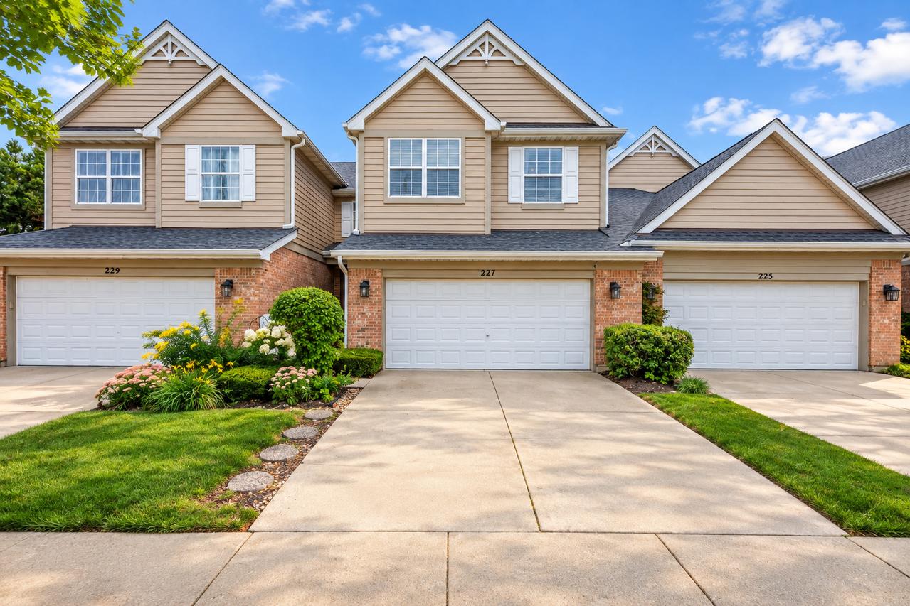 227 Wimbledon Pl., Bloomingdale, IL 60108