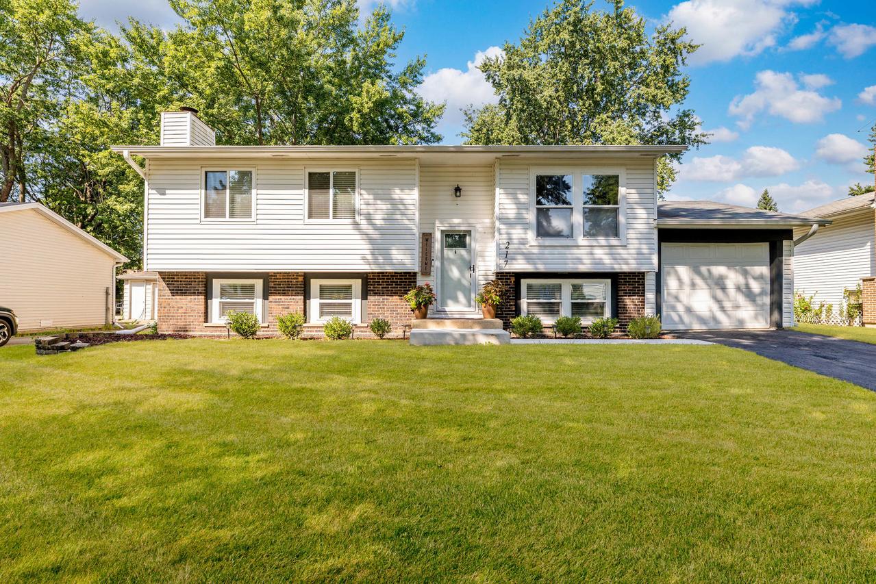 217 Butternut Dr., Bolingbrook, IL 60440