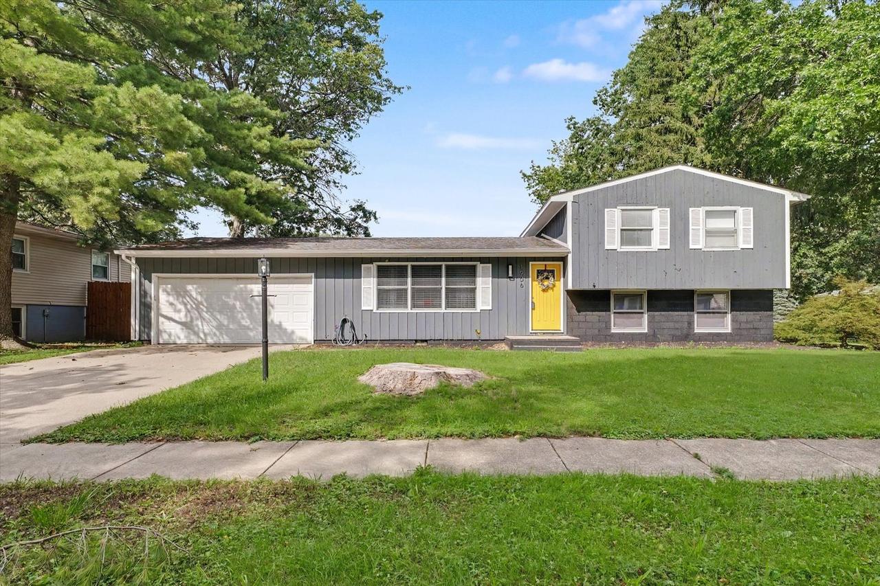 1906 Winchester Dr., Champaign, IL 61821
