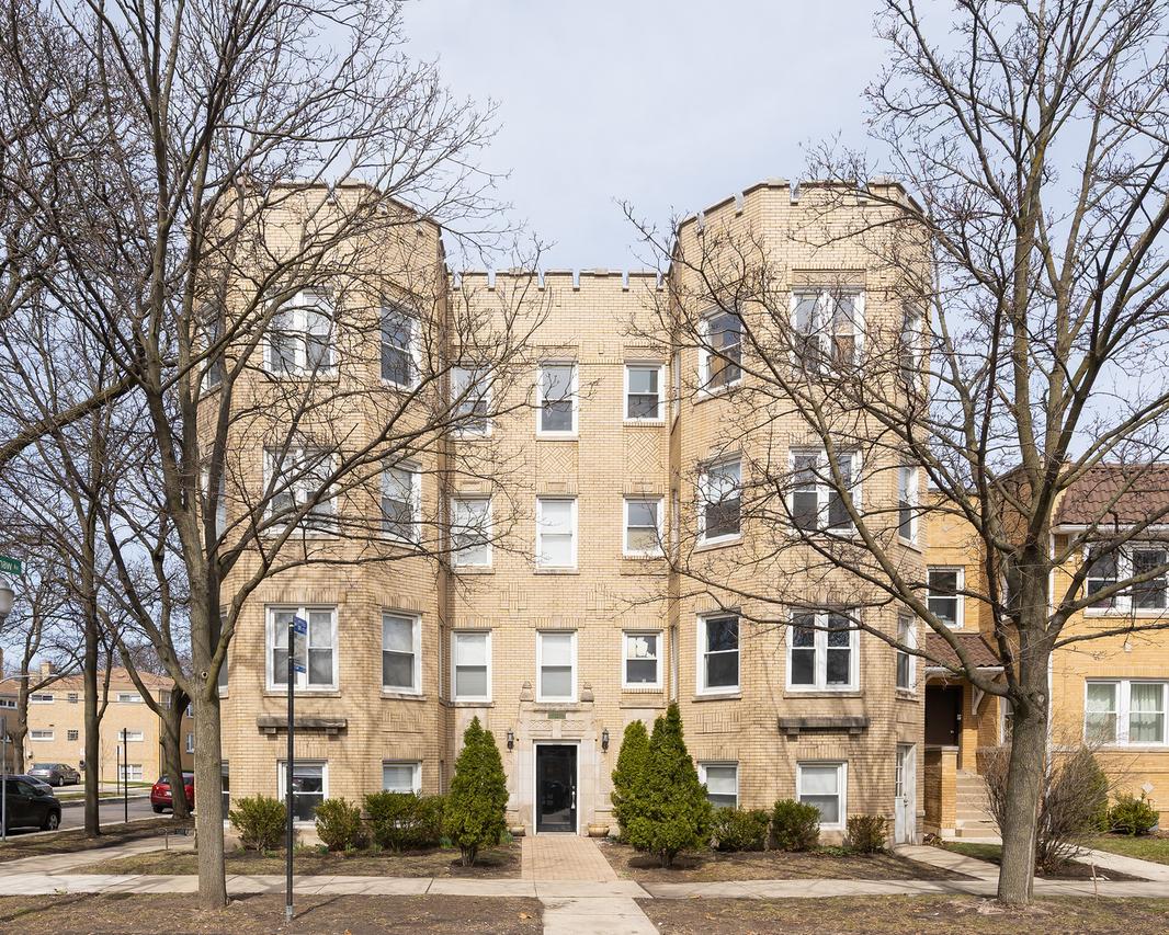 2656 W Lunt Ave. #1, Chicago, IL 60645