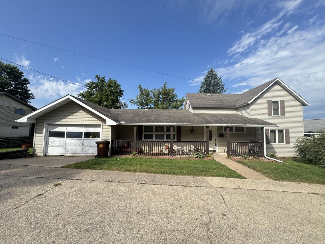 405 S Carroll St., Mt. Carroll, IL 61053