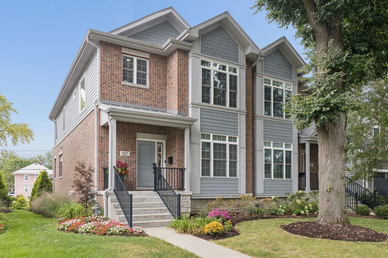 817 N Center St., Naperville, IL 60563