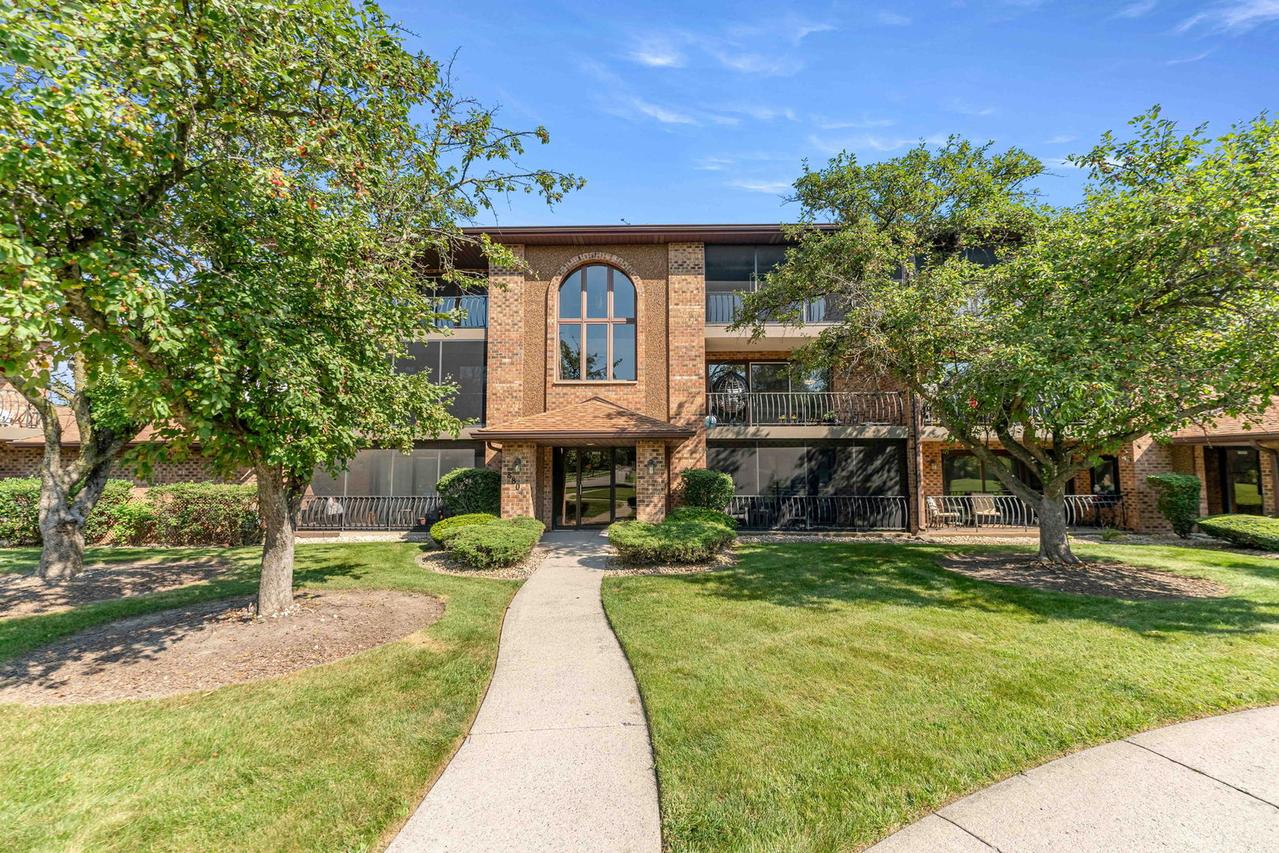 8804 W 140th St. #2C, Orland Park, IL 60462