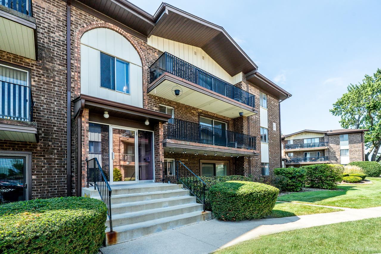 5237 James Ln. #1217, Crestwood, IL 60418