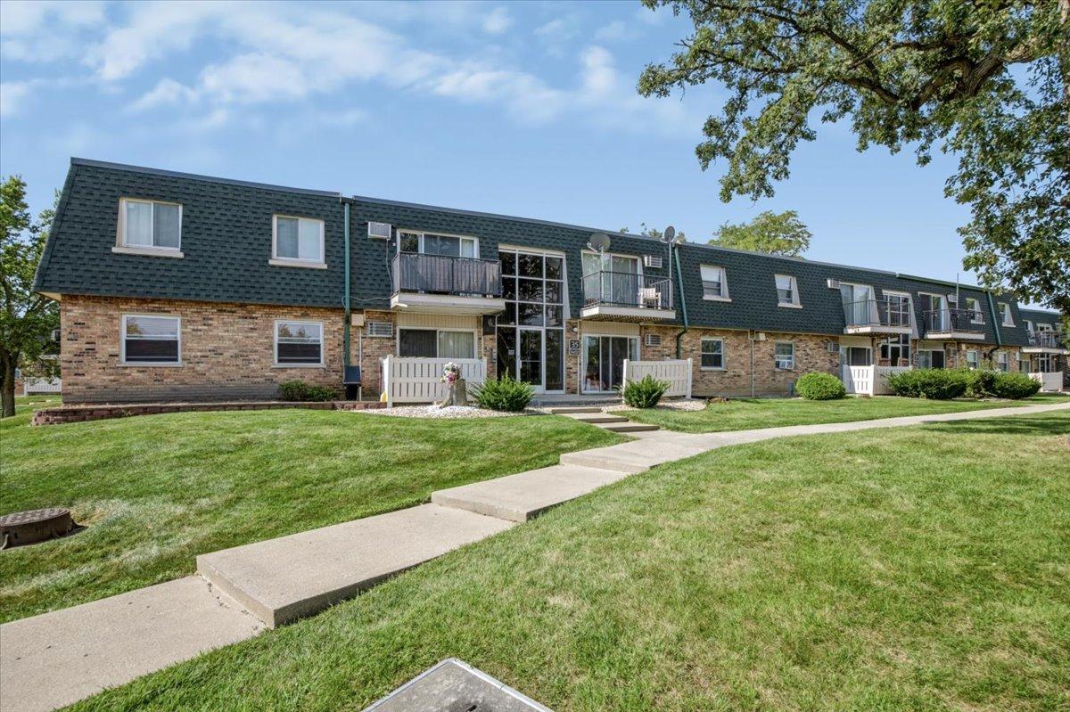 8423 W 99th Ter. #35-214, Palos Hills, IL 60465