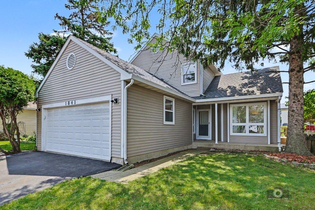 1841 Grosse Pointe Cir., Hanover Park, IL 60133