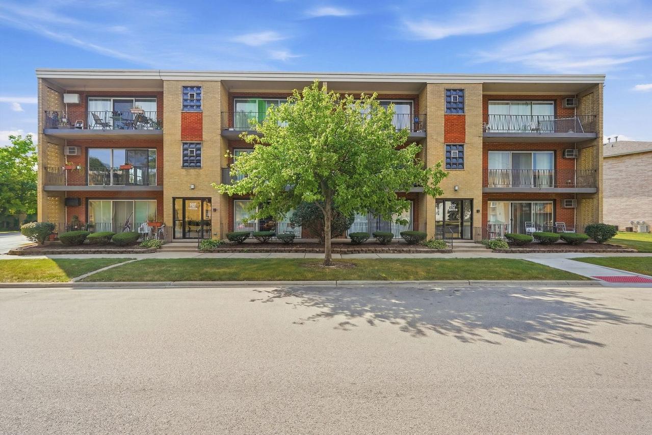 5317 W 96th St. #5, Oak Lawn, IL 60453
