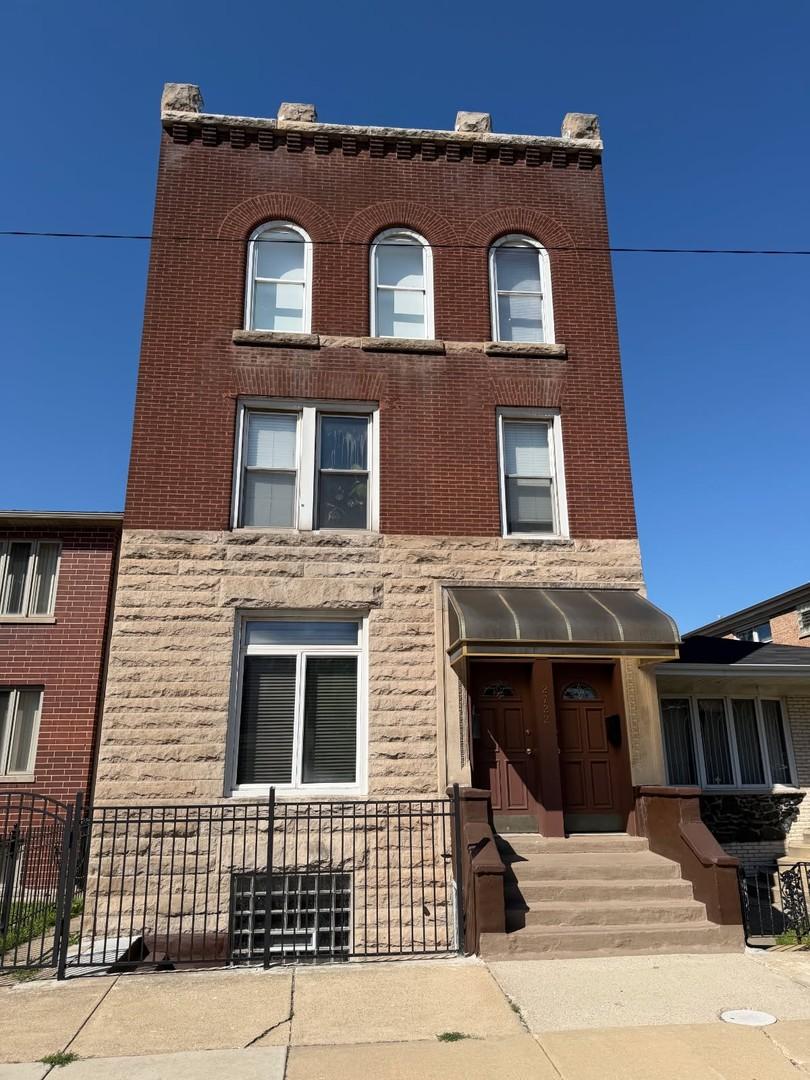 2722 S Wells St., Chicago, IL 60616