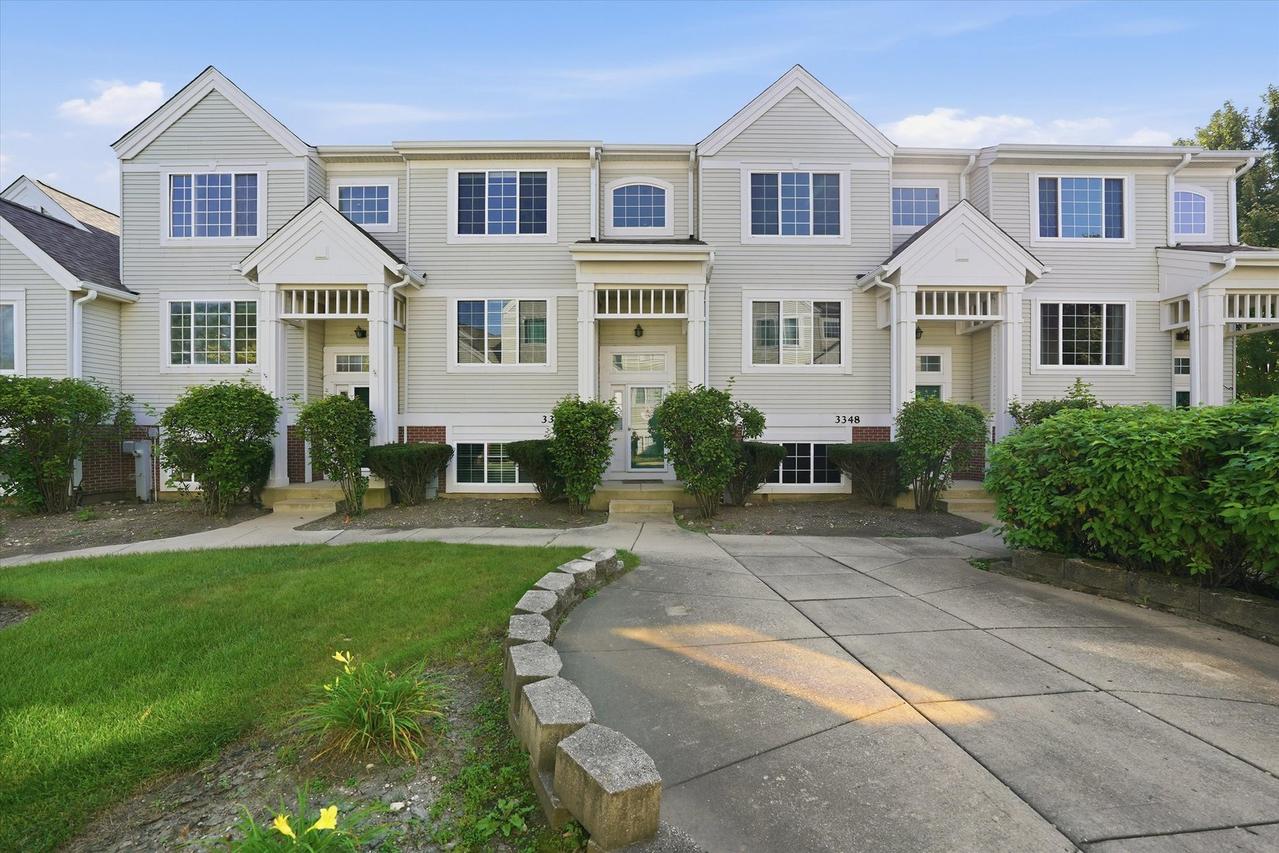 3350 Ravinia Cir., Aurora, IL 60504